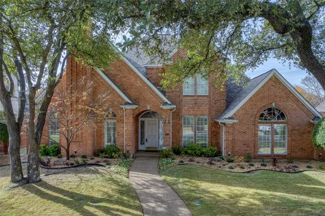 $1,075,000 | 5852 Bridle Bend Court, Plano, TX 75093