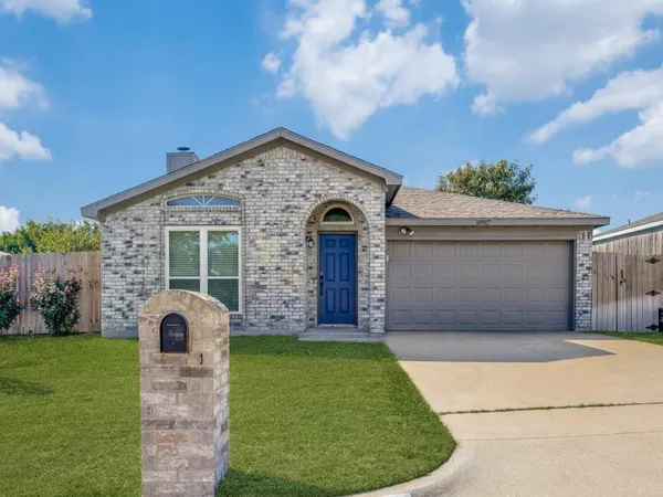 $1,995 | 10917 Hornby Street, Fort Worth, TX 76108