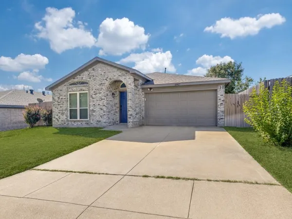 $1,895 | 10917 Hornby Street, Fort Worth, TX 76108