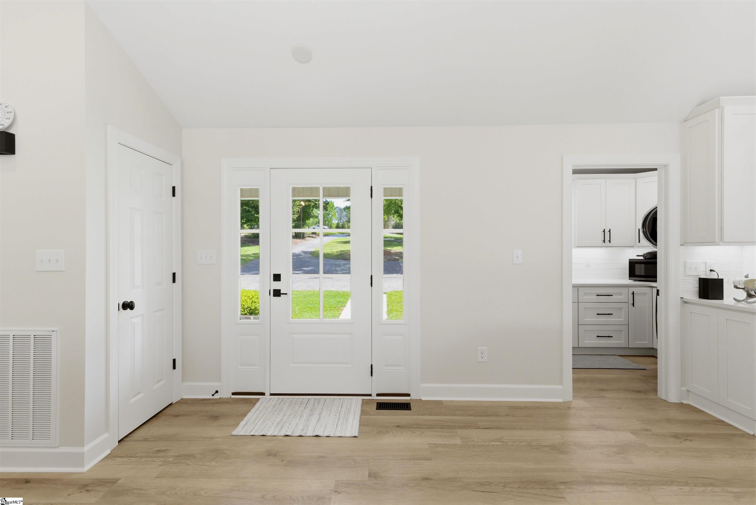 360 Topsail Drive Waterloo, SC 29384 - Photo 6 of 42