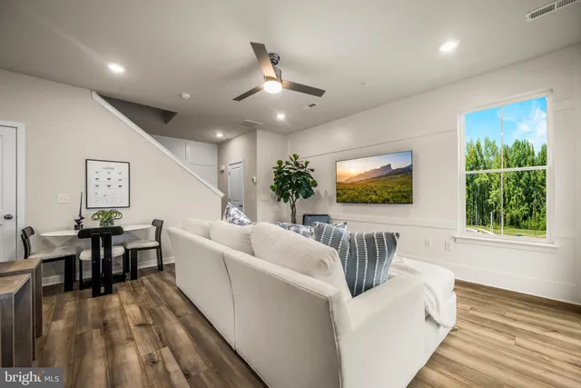 $452,980 | 826 Graphite Drive, Phoenixville, PA 19460