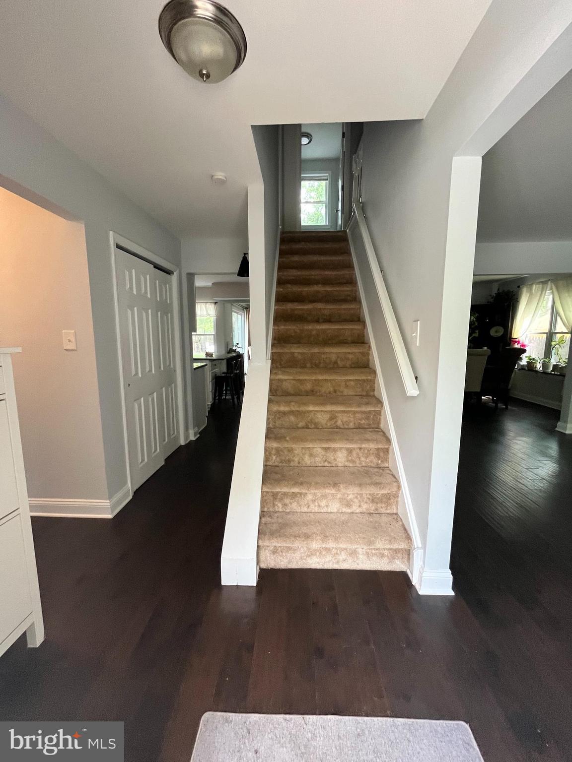 53 Blue Anchor Road Sicklerville, NJ 08081 - Photo 4 of 23 Foyer. Living Rm to the right.