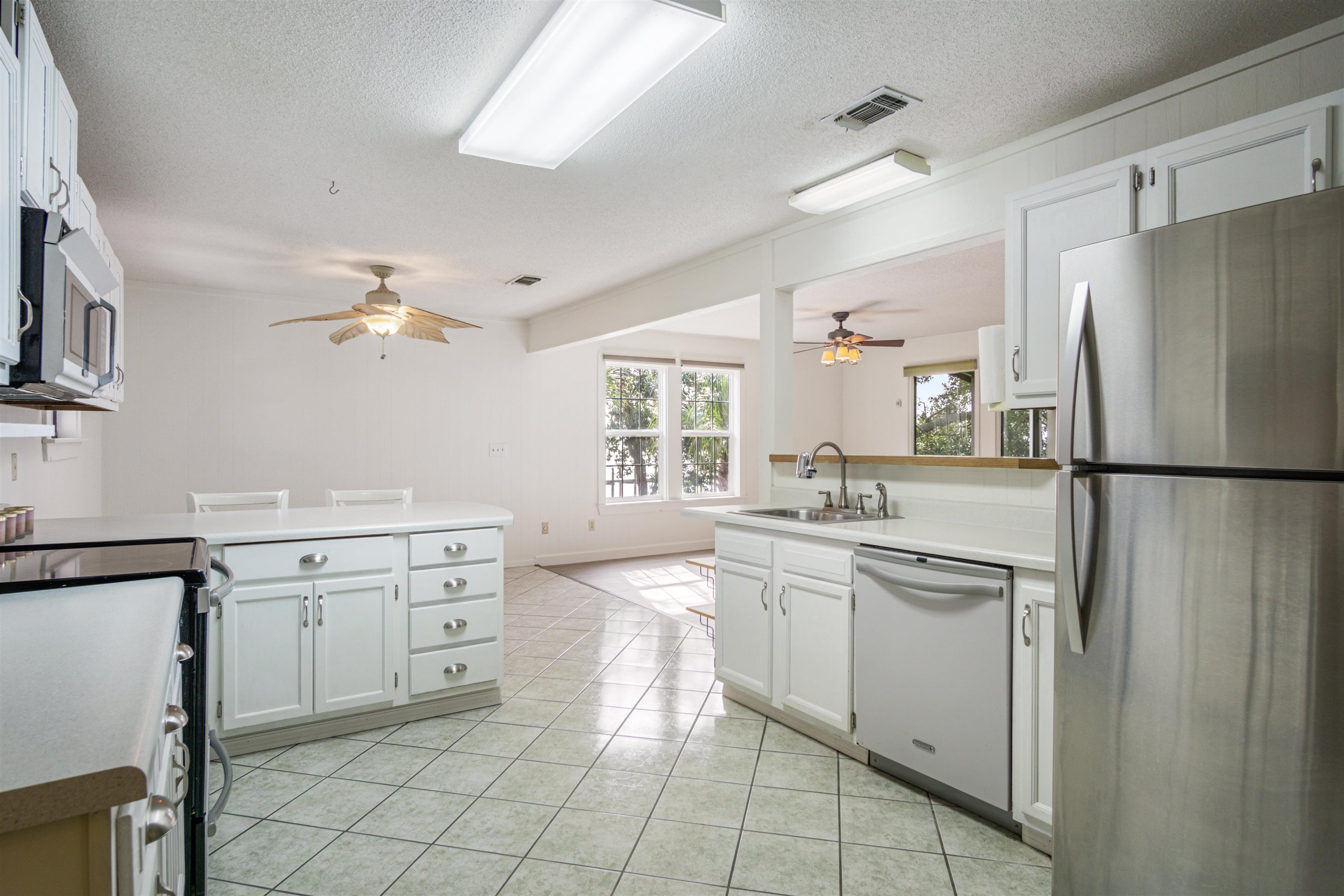 9590 Beach Road Foley, AL 36535 - Photo 22 of 48 Kitchen