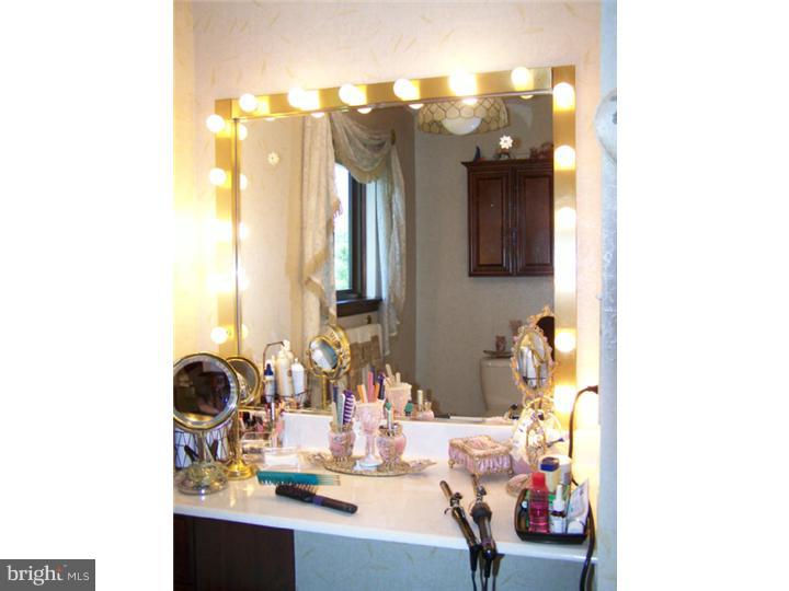 29 Hillcroft Road Berlin, NJ 08009 - Photo 12 of 23 Bathroom