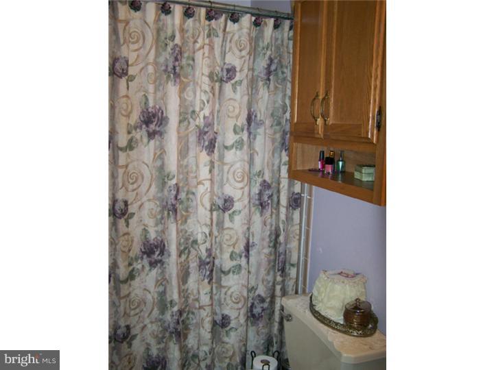 29 Hillcroft Road Berlin, NJ 08009 - Photo 15 of 23 Bathroom