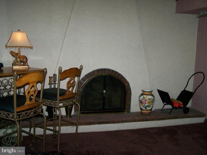 29 Hillcroft Road Berlin, NJ 08009 - Photo 17 of 23 Family Room