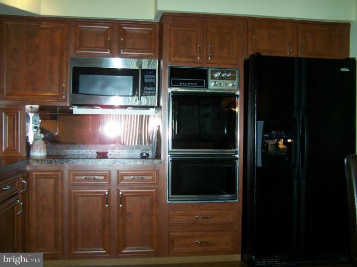 29 Hillcroft Road Berlin, NJ 08009 - Photo 3 of 23 Kitchen