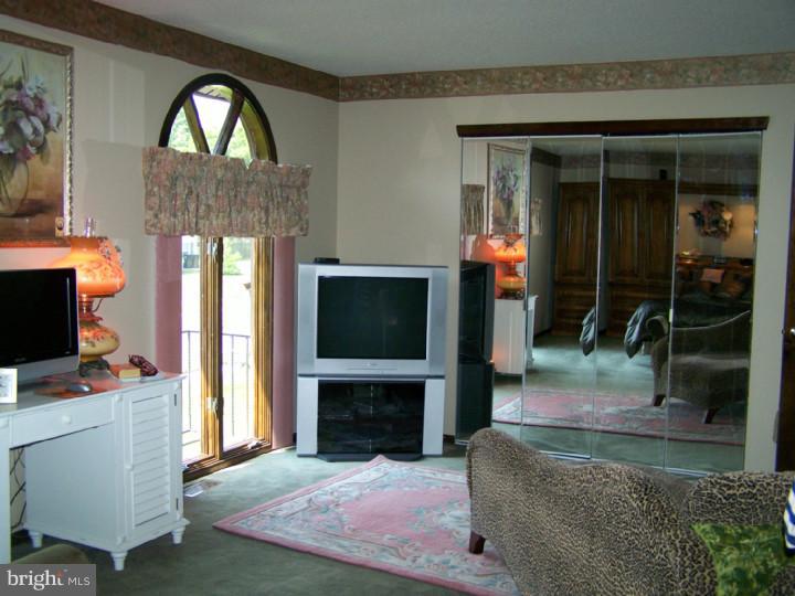 29 Hillcroft Road Berlin, NJ 08009 - Photo 9 of 23 Bedroom - Main