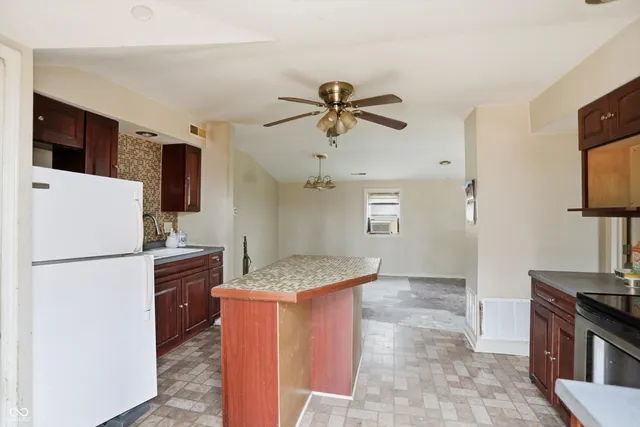 $59,000 | 8833 South Oak Street, Knightstown, IN 46148