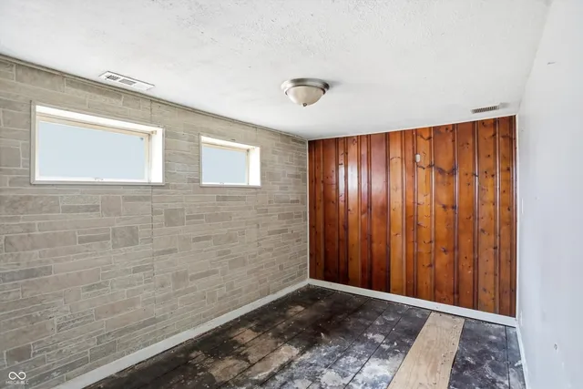 $59,000 | 8833 South Oak Street, Knightstown, IN 46148