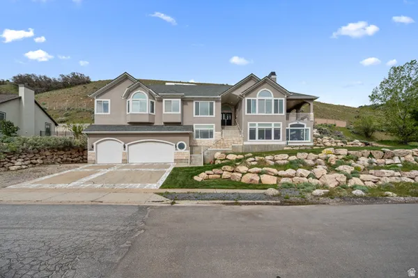 $1,145,000 | 708 Eagle Rdg Drive, Bountiful, UT 84010