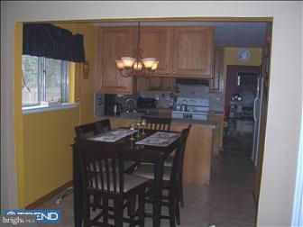 112 Chatham Road Mount Laurel, NJ 08054 - Photo 2 of 5 Kitchen