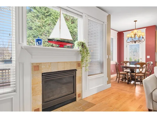 $1,099,000 | 2530 Beacon Hill Drive, West Linn, OR 97068