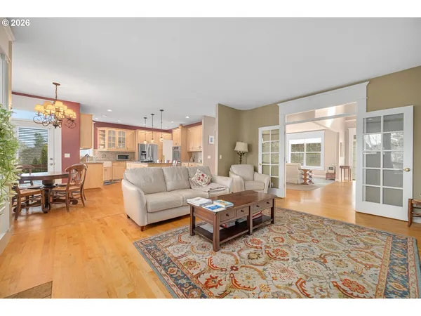 $1,099,000 | 2530 Beacon Hill Drive, West Linn, OR 97068