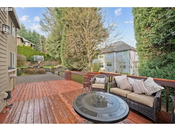 $1,099,000 | 2530 Beacon Hill Drive, West Linn, OR 97068