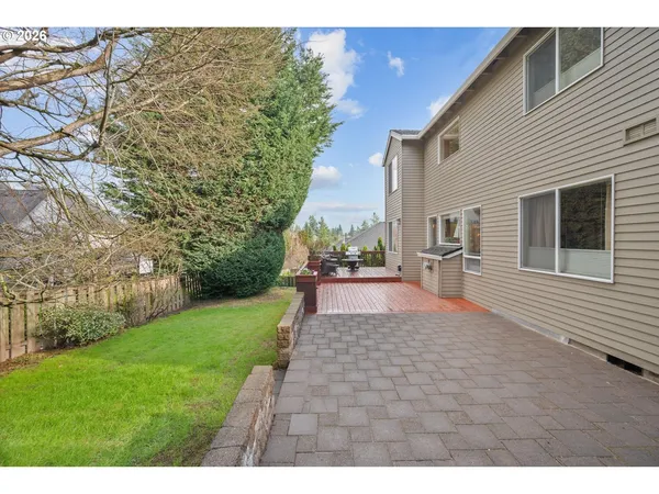 $1,099,000 | 2530 Beacon Hill Drive, West Linn, OR 97068