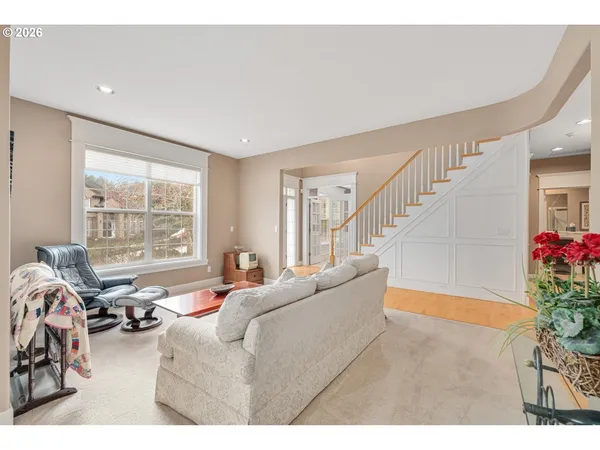 $1,099,000 | 2530 Beacon Hill Drive, West Linn, OR 97068