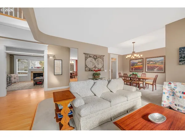 $1,099,000 | 2530 Beacon Hill Drive, West Linn, OR 97068