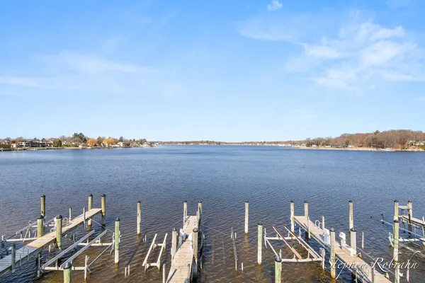 $549,900 | 400 Lakeview Court, Unit 19C, Spring Lake, MI 49456