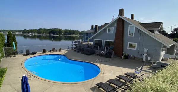 $549,900 | 400 Lakeview Court, Unit 19C, Spring Lake, MI 49456