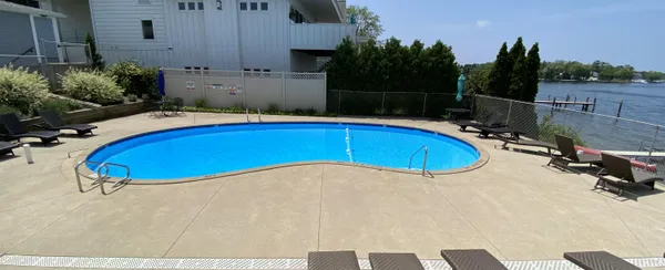 $549,900 | 400 Lakeview Court, Unit 19C, Spring Lake, MI 49456