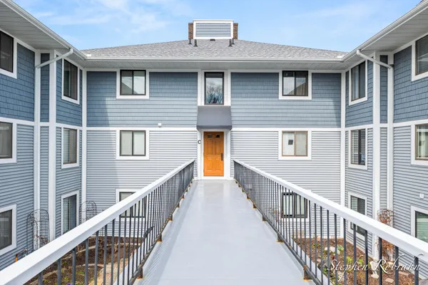 $549,900 | 400 Lakeview Court, Unit 19C, Spring Lake, MI 49456