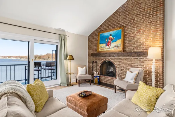 $549,900 | 400 Lakeview Court, Unit 19C, Spring Lake, MI 49456