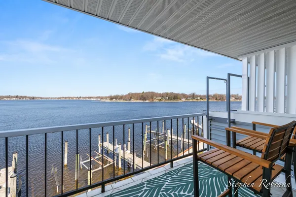 $549,900 | 400 Lakeview Court, Unit 19C, Spring Lake, MI 49456