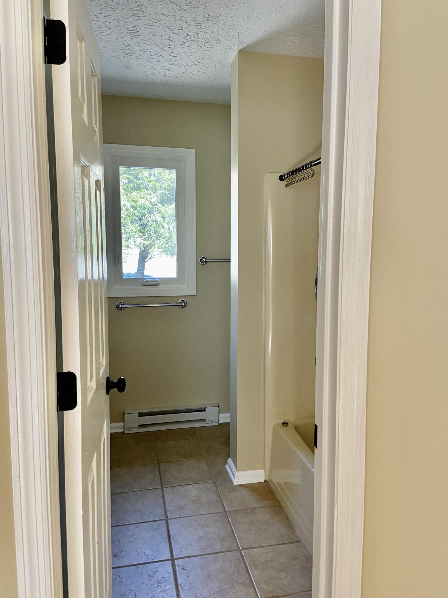 201-3 South Slope Road, Unit N3 Banner Elk, NC 28604 - Photo 11 of 36 UPSTAIRS BATHROOM