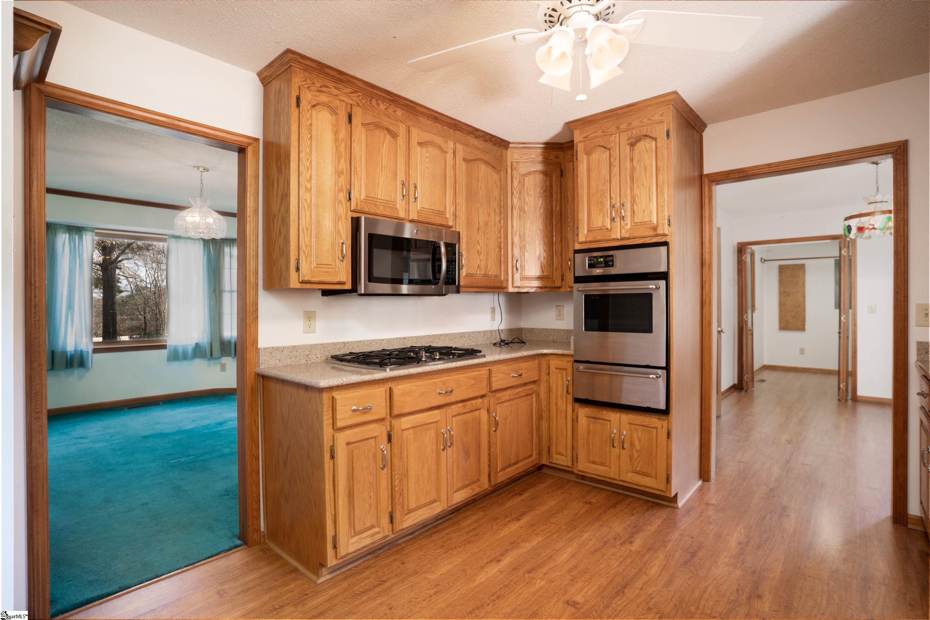 302 Watersedge Road Greenwood, SC 29649 - Photo 10 of 35