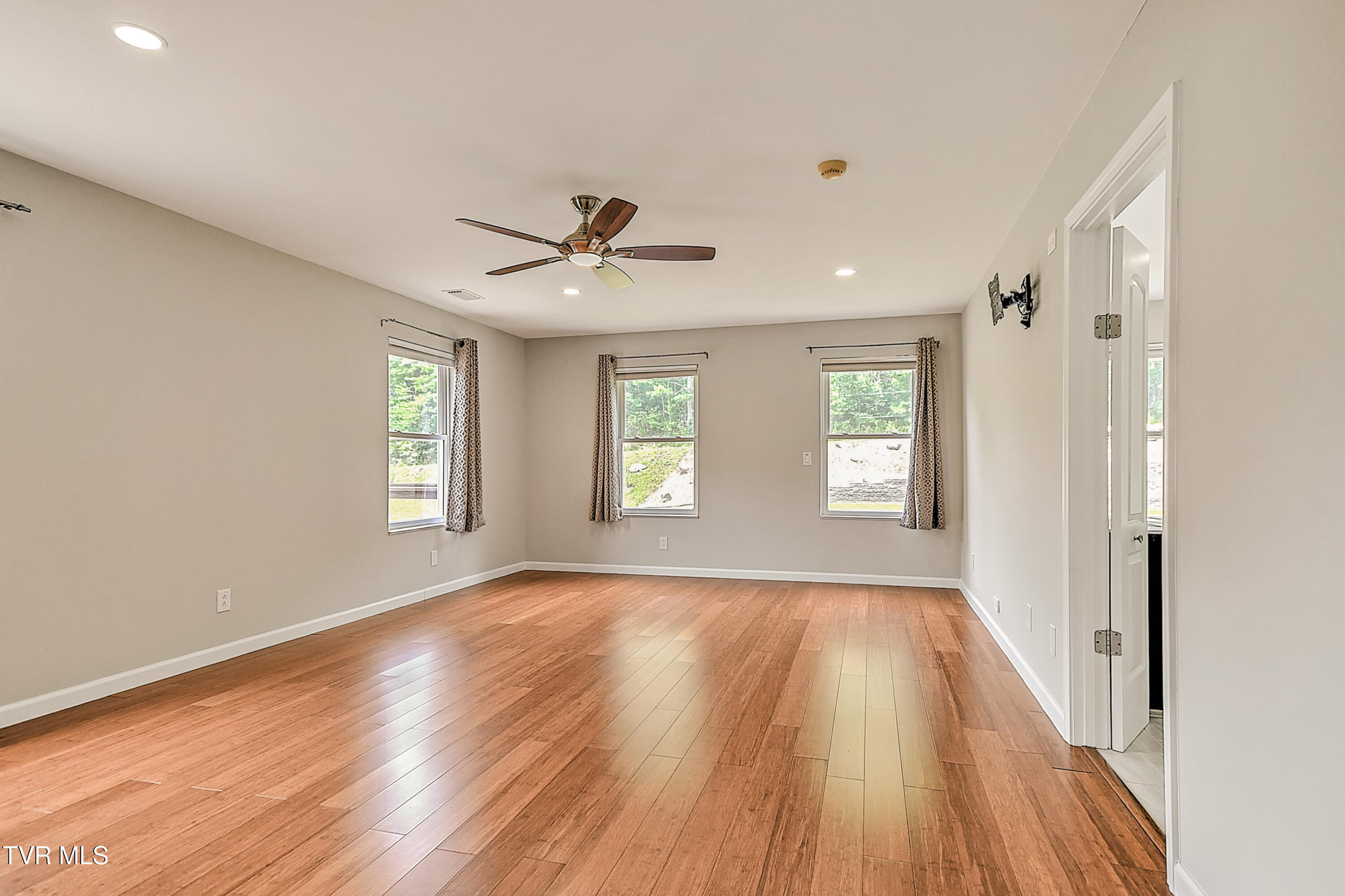 4125 Pine Orchard Road Butler, TN 37640 - Photo 21 of 86 4125 Pine Orchard LC-53
