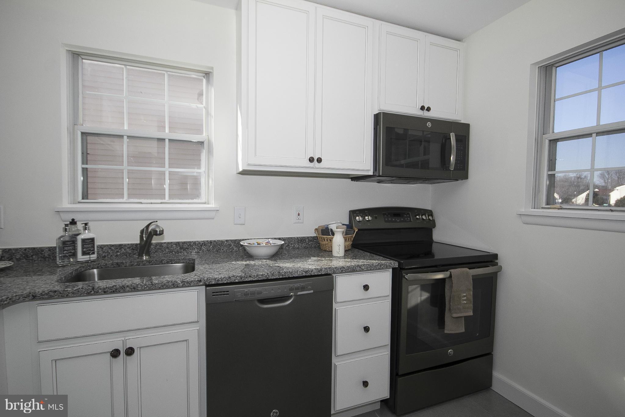 7206 Graces Quarters Road Middle River, MD 21220 - Photo 3 of 27 Kitchen