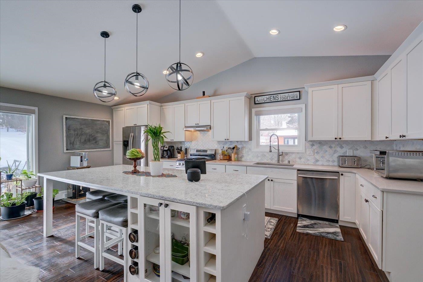 8691 Plainfield Road Middleton, WI 53562 - Photo 10 of 35