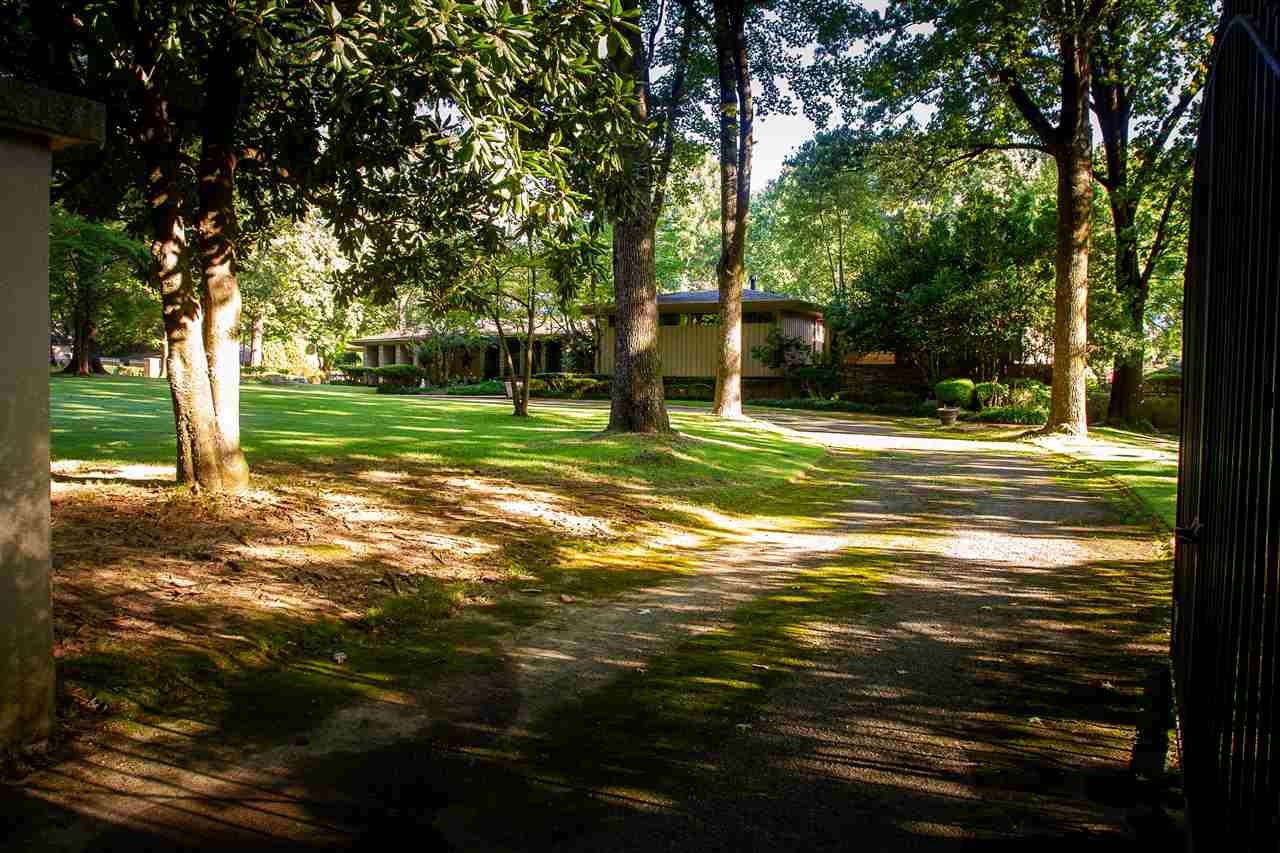 4330 Chickasaw Road Memphis, TN 38117 - Photo 2 of 25 Gallery Image 2