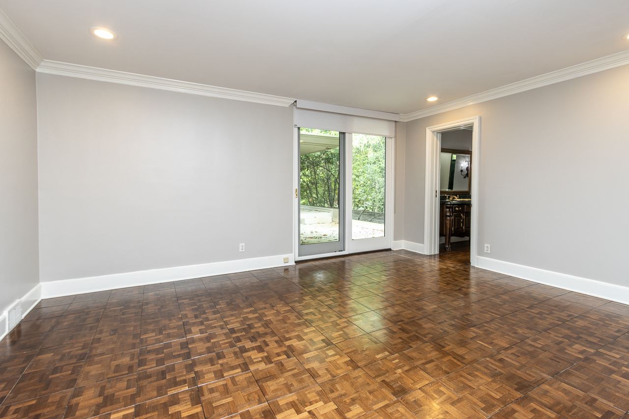 4330 Chickasaw Road Memphis, TN 38117 - Photo 18 of 25 CAN BE USED ANOTHER MASTER BEDROOM, SHARES VIEW TO PRIVATE DECK, WALK-IN CLOSET