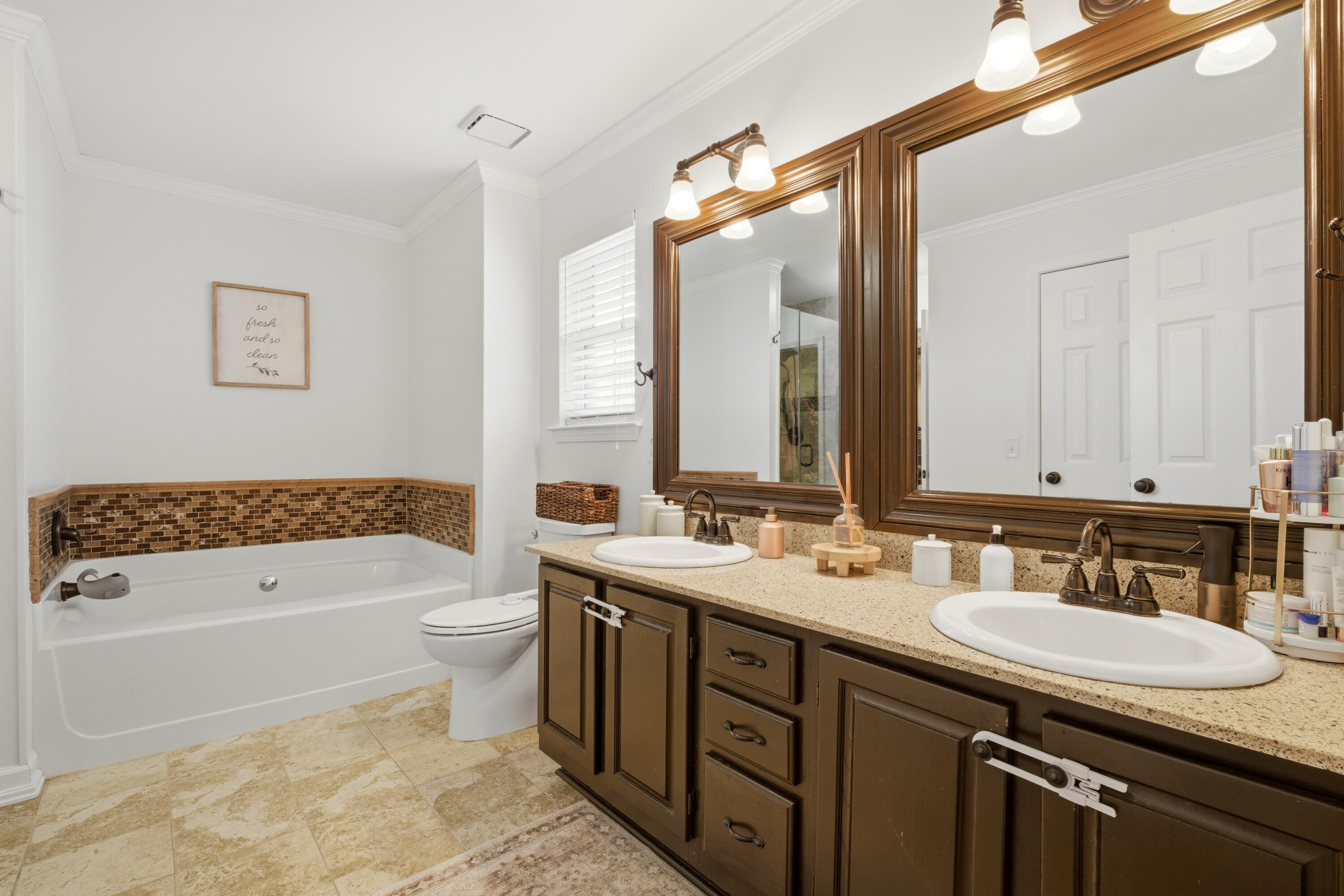6032 Forest Green Road Pensacola, FL 32505 - Photo 16 of 37 Primary Ensuite