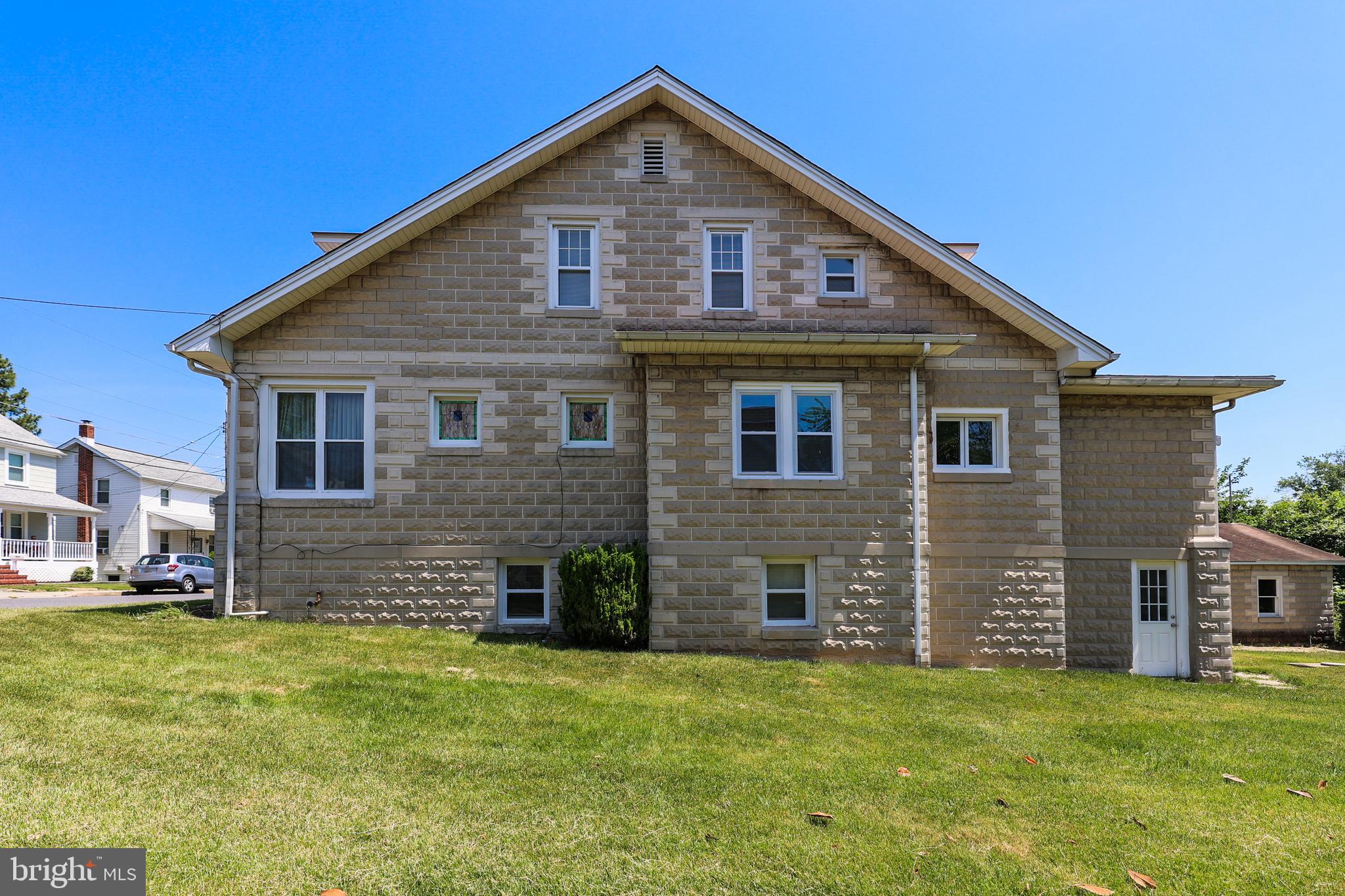 1321 Maple Avenue Baltimore, MD 21227 - Photo 5 of 30