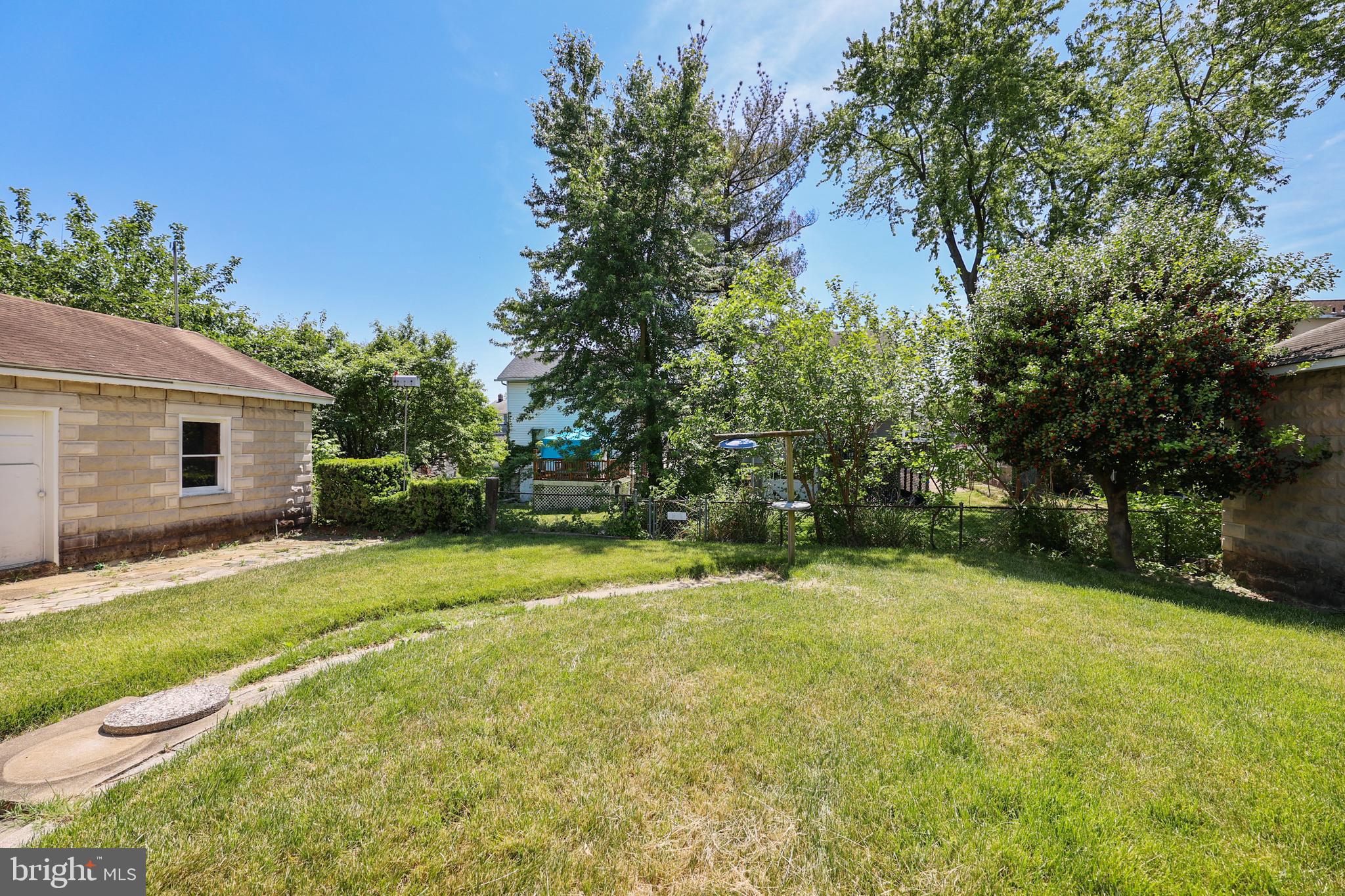 1321 Maple Avenue Baltimore, MD 21227 - Photo 6 of 30