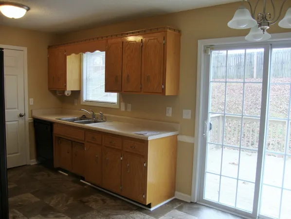 $1,600 | 994 Roedeer Drive, Clarksville, TN 37042