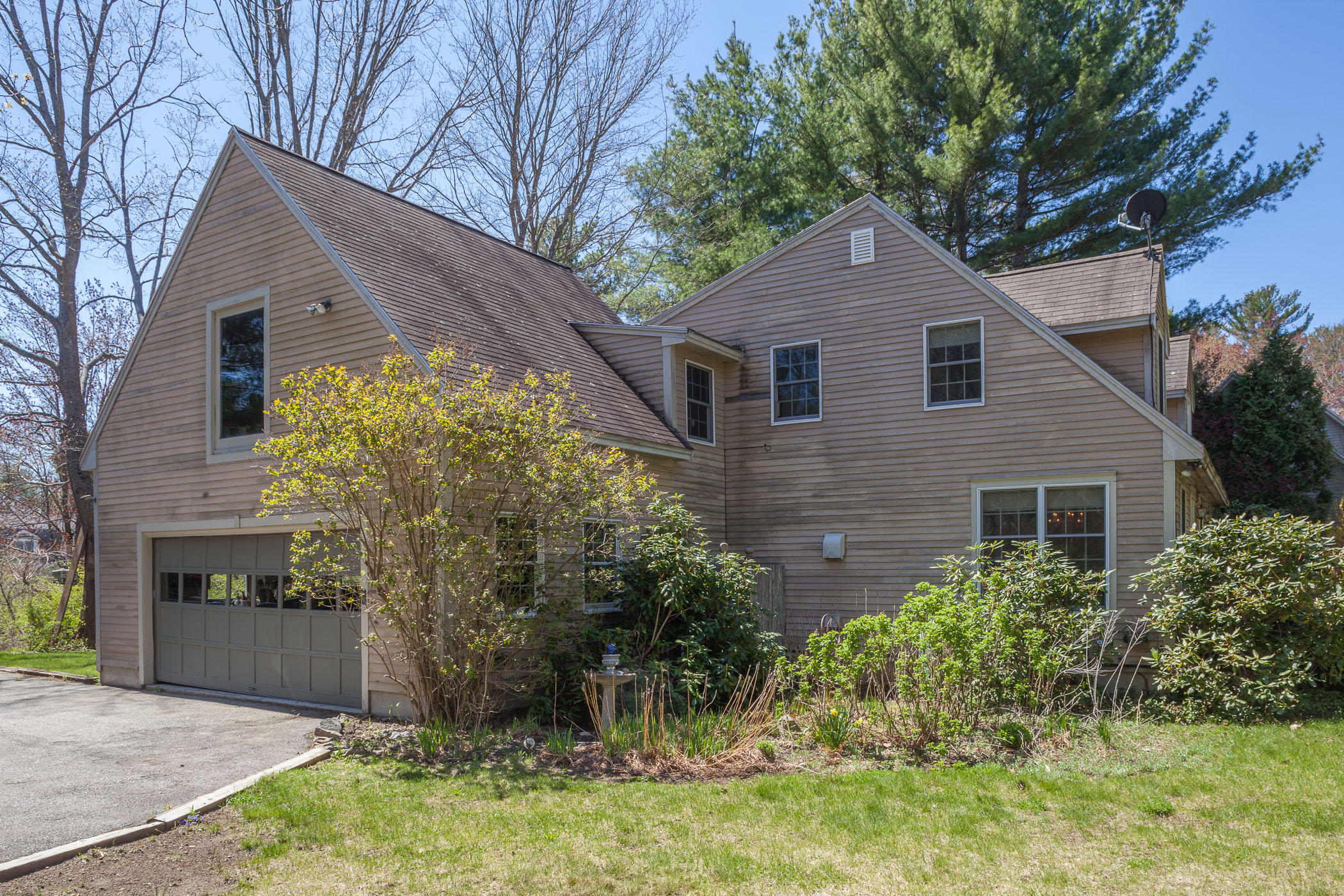18 Valleybrook Road Ogunquit, ME 03907 - Photo 2 of 33 Side view