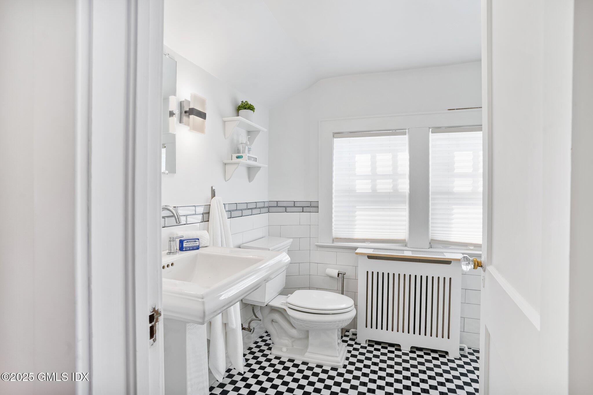 22 Oval Avenue Riverside, CT 06878 - Photo 25 of 35 52-web-or-mls-22-oval-ave