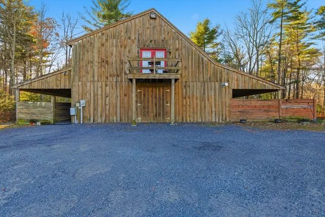 $1,250,000 | 48-a 50 Montgomery, Lakeville, MA 02347