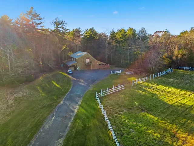 $1,250,000 | 48-a 50 Montgomery, Lakeville, MA 02347