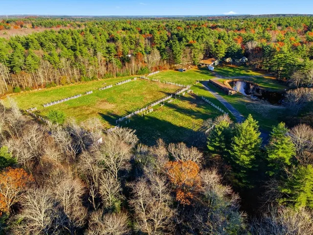 $1,250,000 | 48-a 50 Montgomery, Lakeville, MA 02347