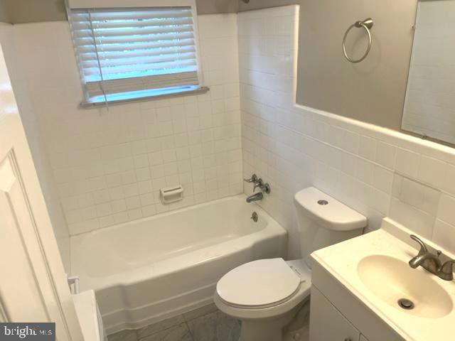 228 Sullivan Way Ewing, NJ 08628 - Photo 14 of 28