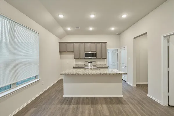 $1,250 | 9992 Calendar Street, Willis, TX 77318
