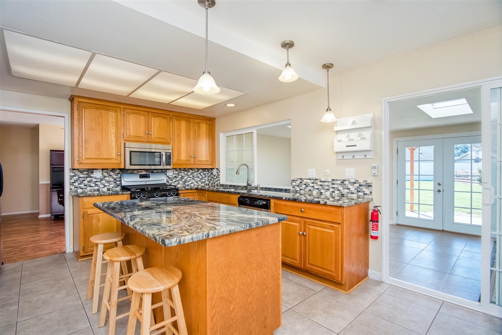 4017 Via Rio Avenue Oceanside, CA 92057 - Photo 6 of 25
