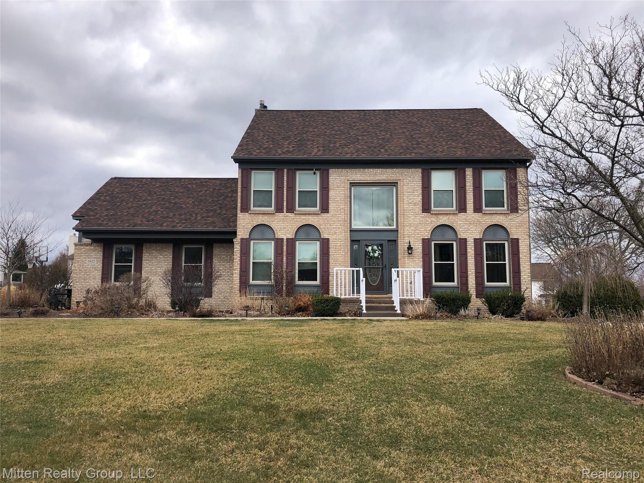 3922 Red Root Road Lake Orion, MI 48360 - Photo 1 of 25 1.jpeg