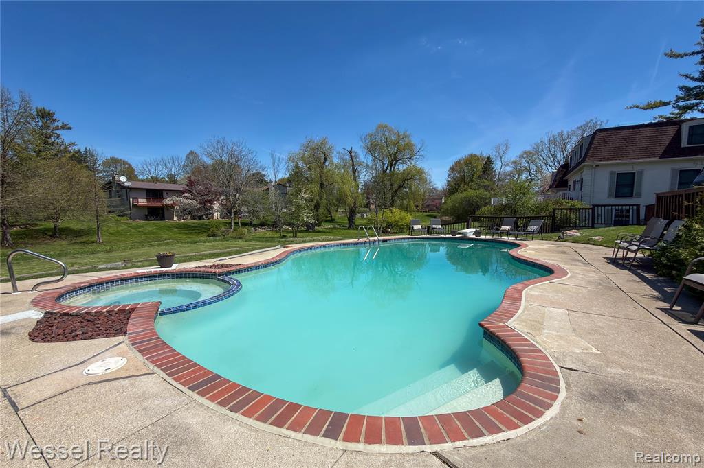 117 Coachlamp Road Rochester, MI 48306 - Photo 47 of 51 Gallery Image 47