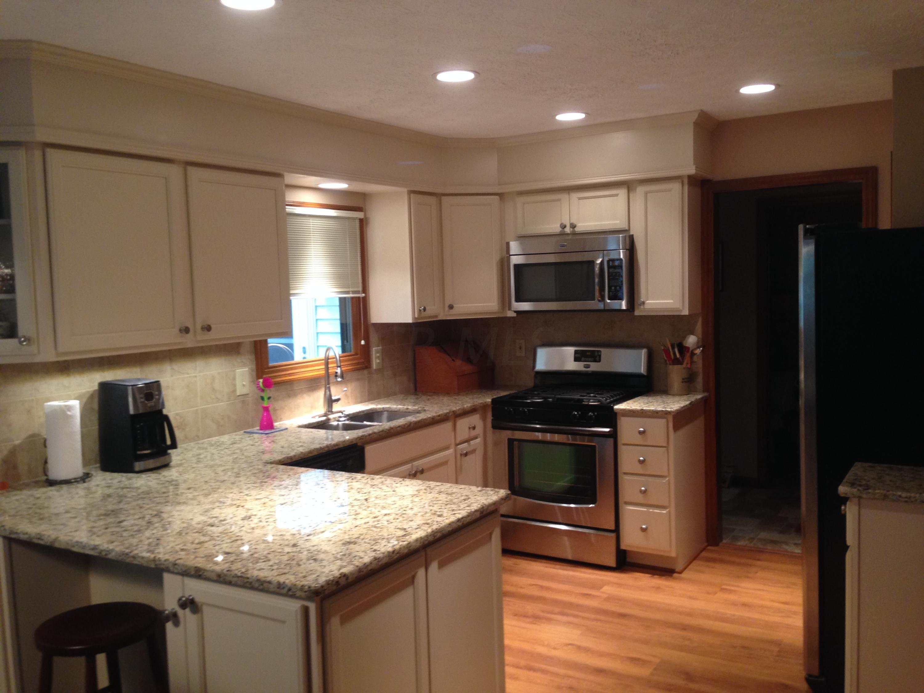 361 Emory Street Gahanna, OH 43230 - Photo 3 of 30